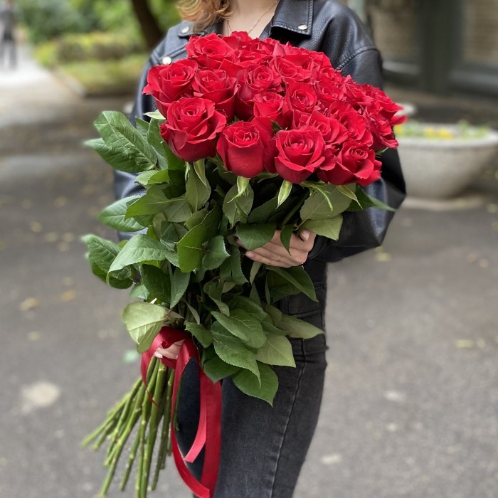 25 красных роз Эвер Ред 80 см